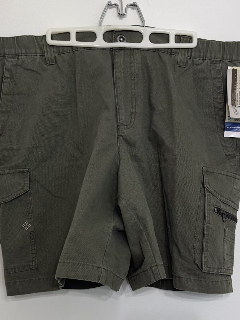 MENS GREEN COLUMBIA LARGE SHORTS BRAND NEW WITH TAG